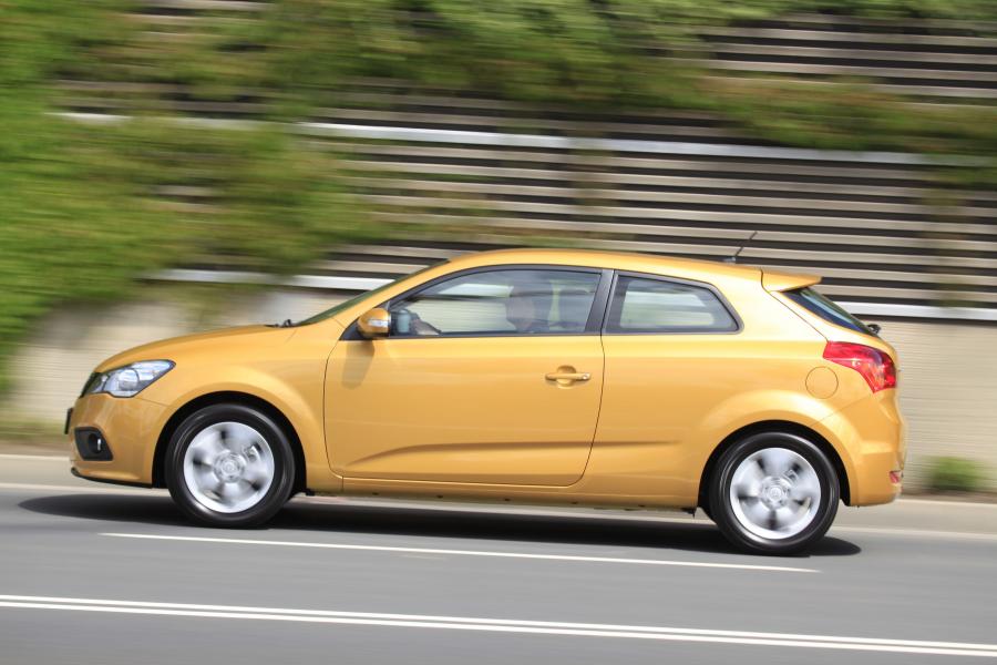  Kia pro_cee&rsquo;d EcoDynamics 2011 года  (фото 50 из 133)